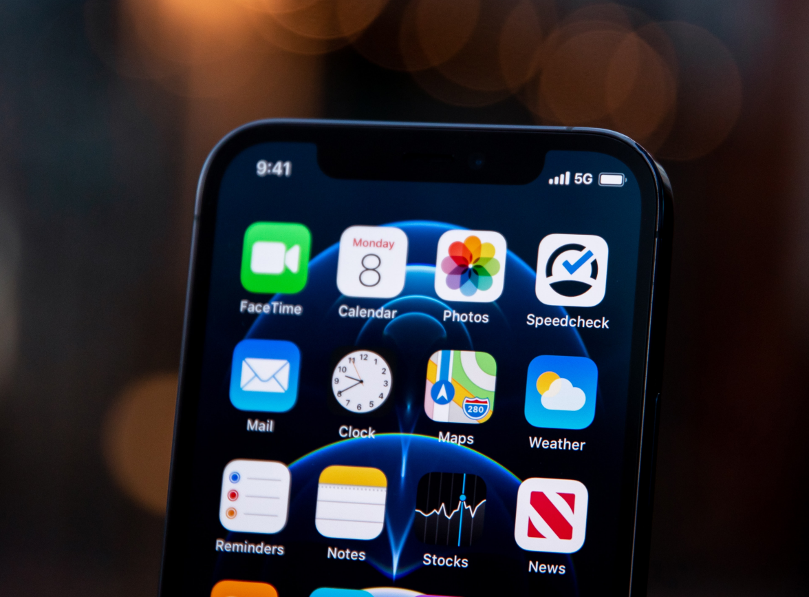 山南苹果手机维修分享为什么 iPhone 12 在冬季会自动关机 